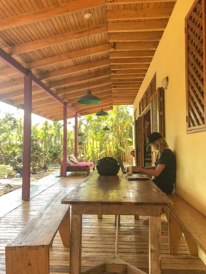 Lost Boyz Hostel Playa Santa Teresa  Buitenkant foto